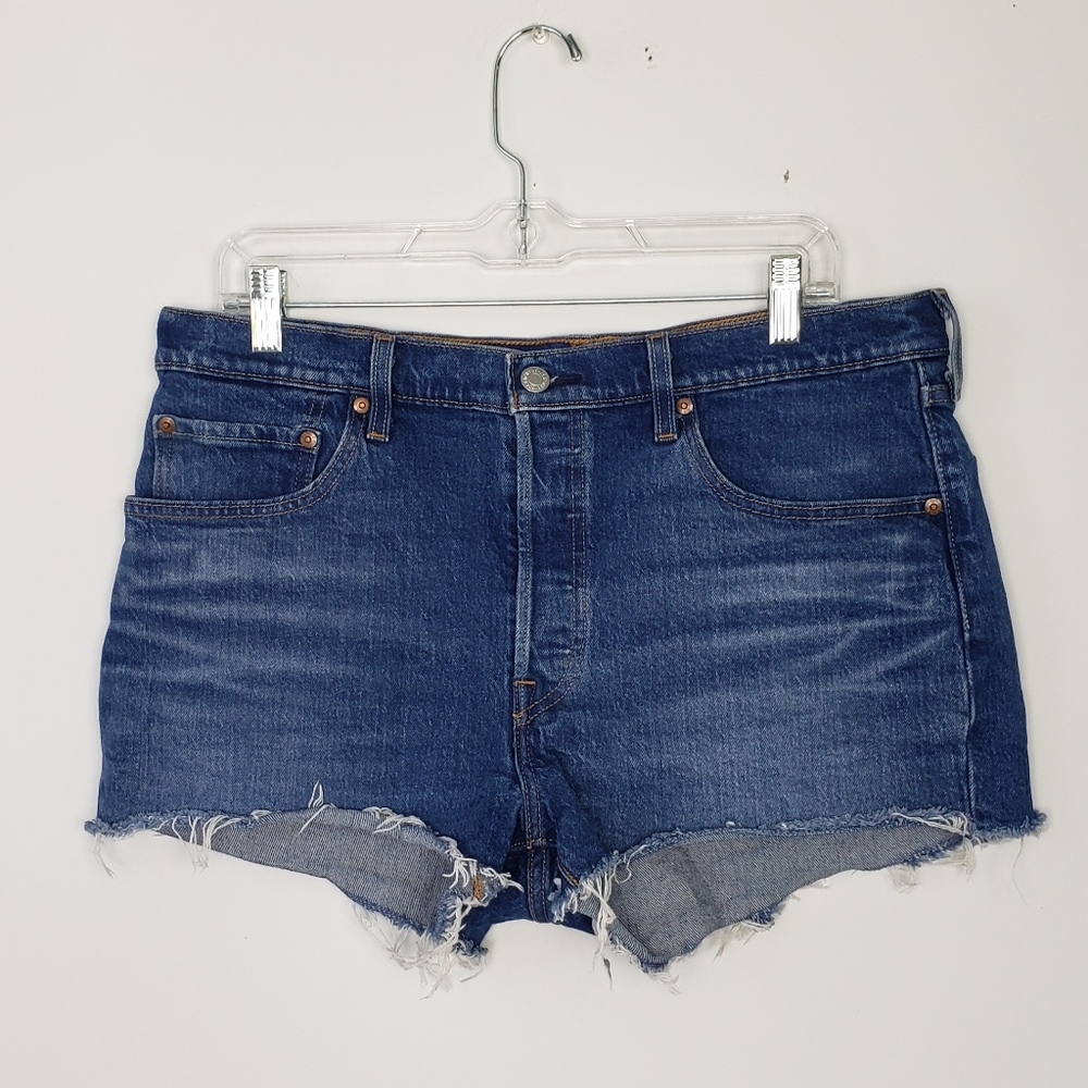 Levi's 501 Denim shorts  fray hem hi rise size 32